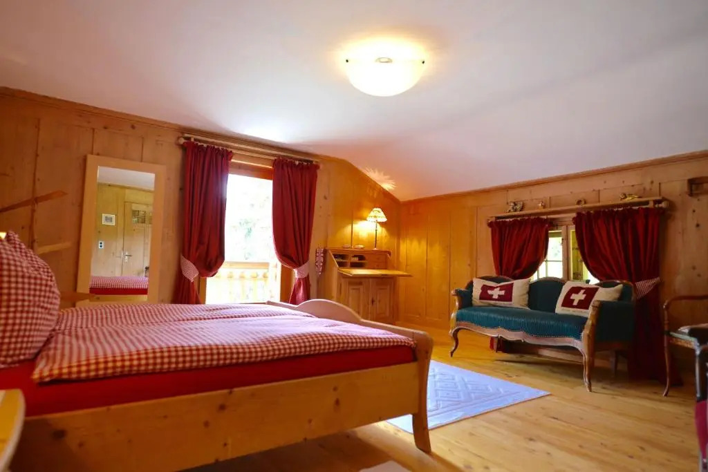 Apartments Villa Surlej