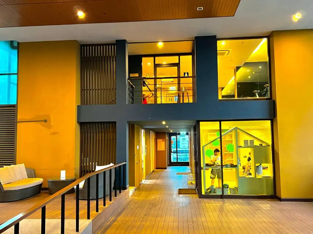 2bedroom condo in heart of Bangkok