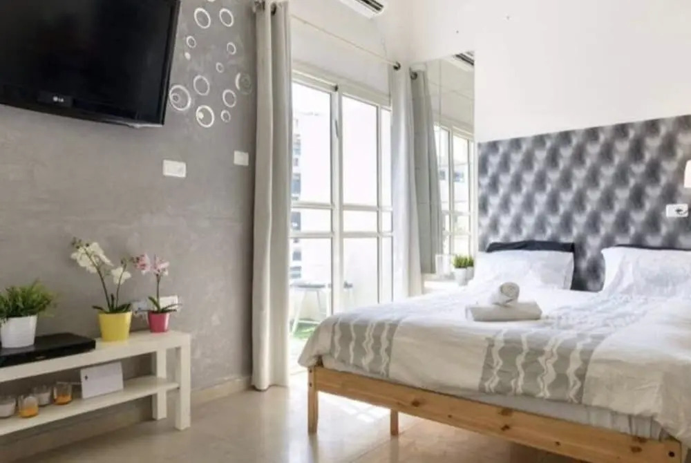 Luxury studio with balcony and parking