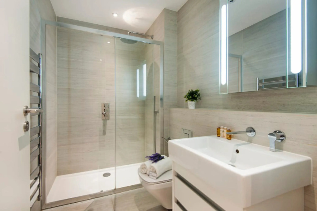 Vibrant 2BR Retreat in Baker Street