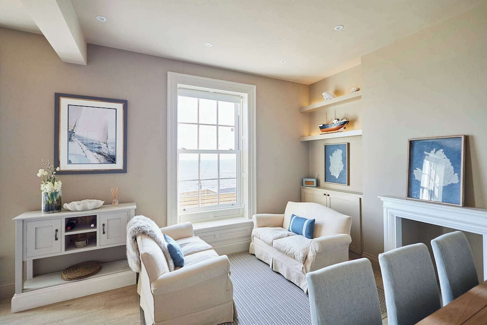 Host and Stay Sea View