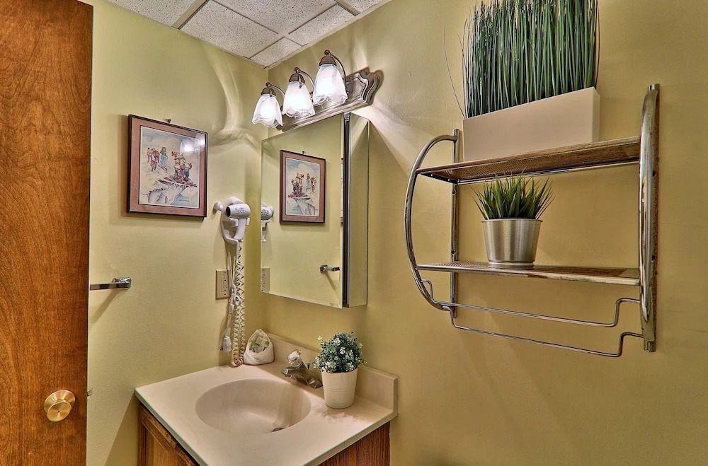 Mg 3b02 - Wow. Can You Get Any Closer? 1br/1ba Sleeps 4