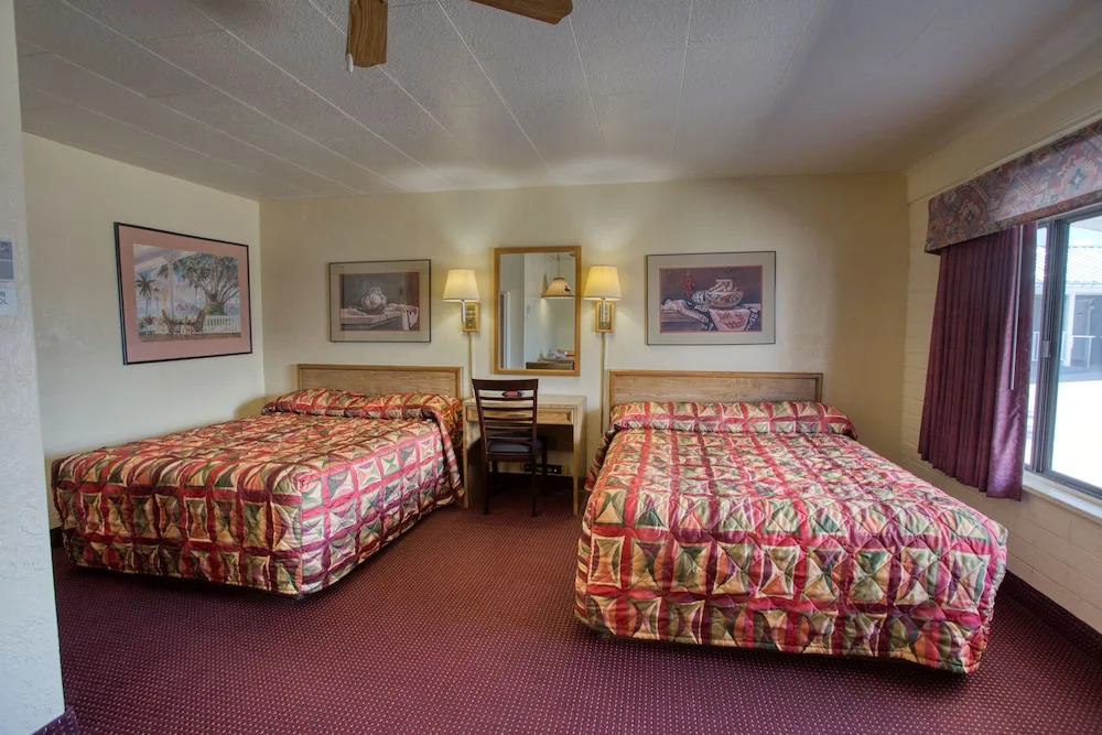 Kiva Motel
