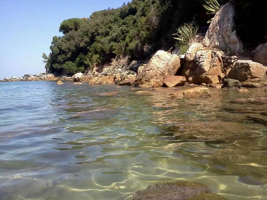 Maremonti Consorzio di Calapiccola con piscina e spiaggia