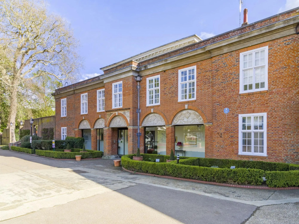 Hitchin Priory Hotel