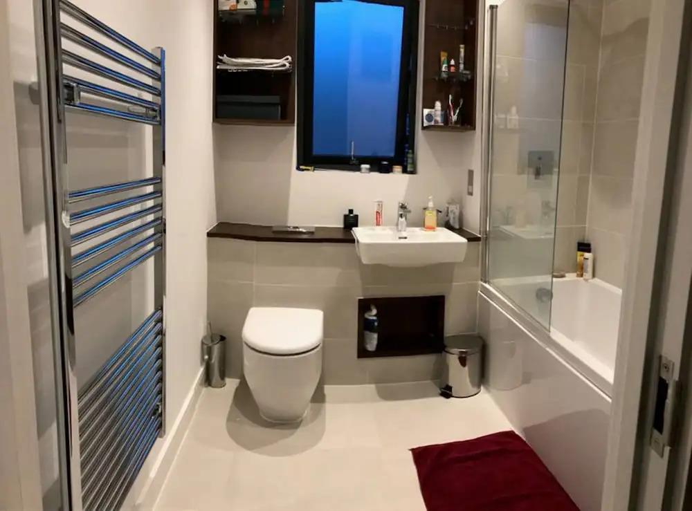 2 Bedroom Shoreditch Flat With Balcony