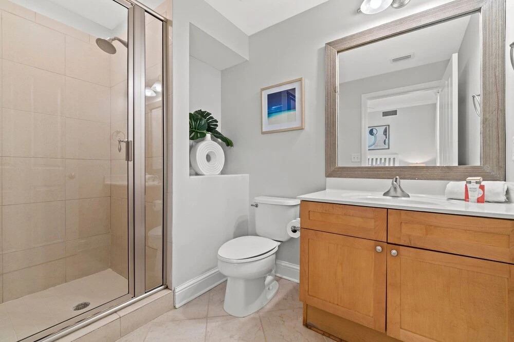 Luxury Beachfront Condo w/ 2 Balconies! Sleeps 8! Walk to Pier Park!