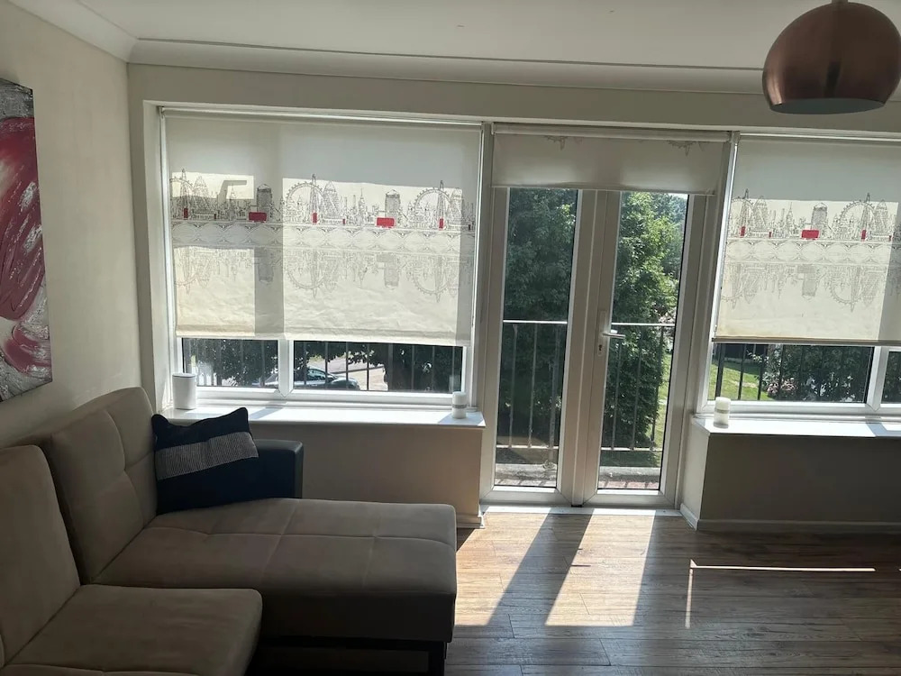 Spacious 2-bed Apartment in Hornchurch