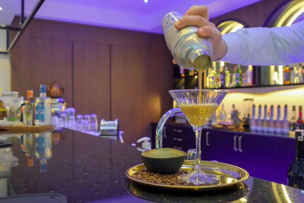 Отель Elysium Deluxe Suites