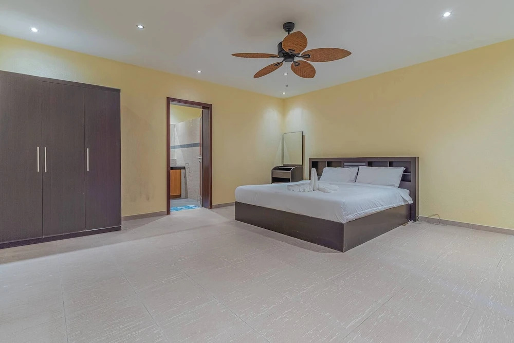 Tropical Luxury 4BR Pool Villa w Game Area