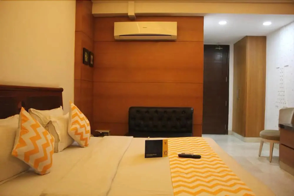 Fabhotel Lm Residency DLF Phase 2