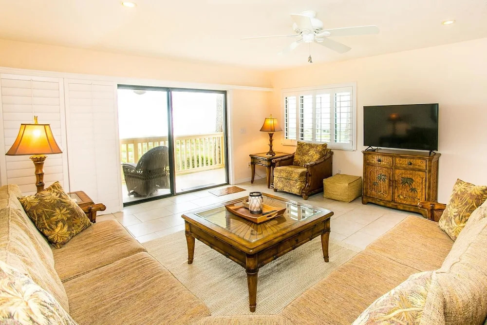 SEA -222 3BR Ocean View Pool Free Tix