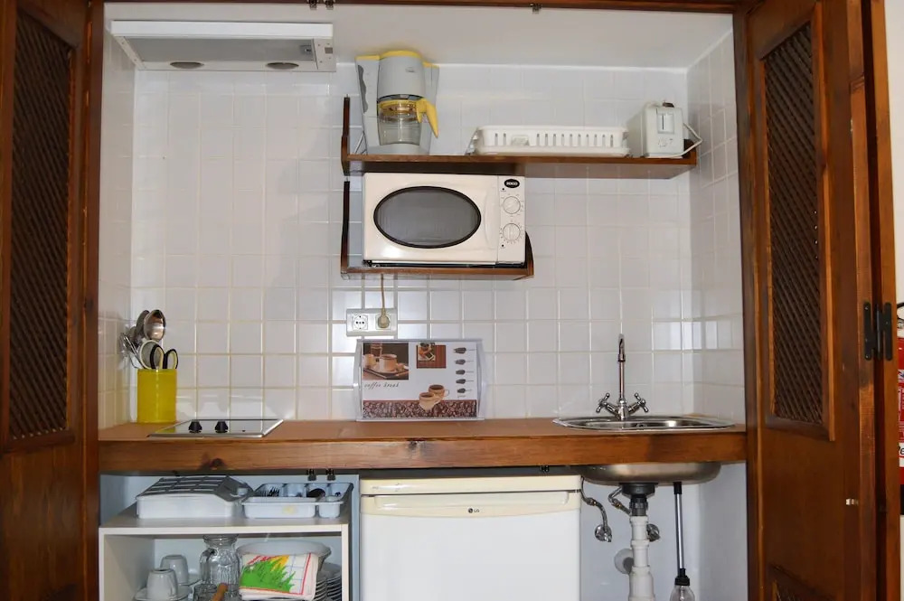 Apartamentos Turísticos - Hostal Los Alisos