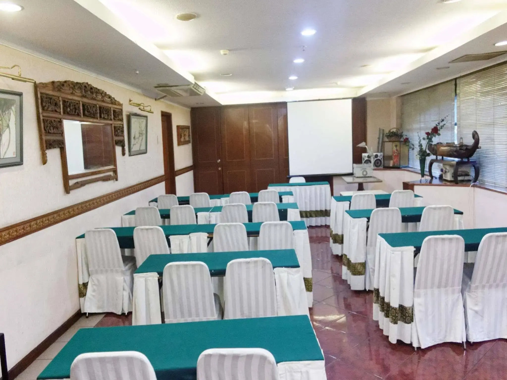 Paragon Gallery Hotel