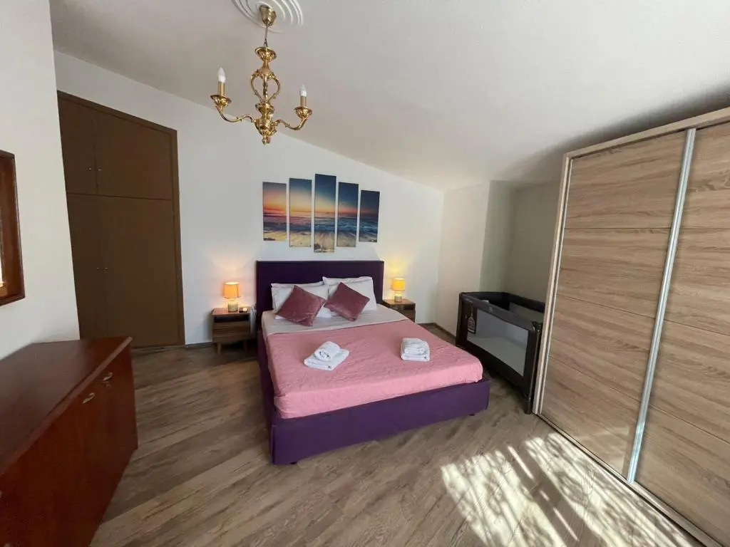 Maisonette 25m from the sea