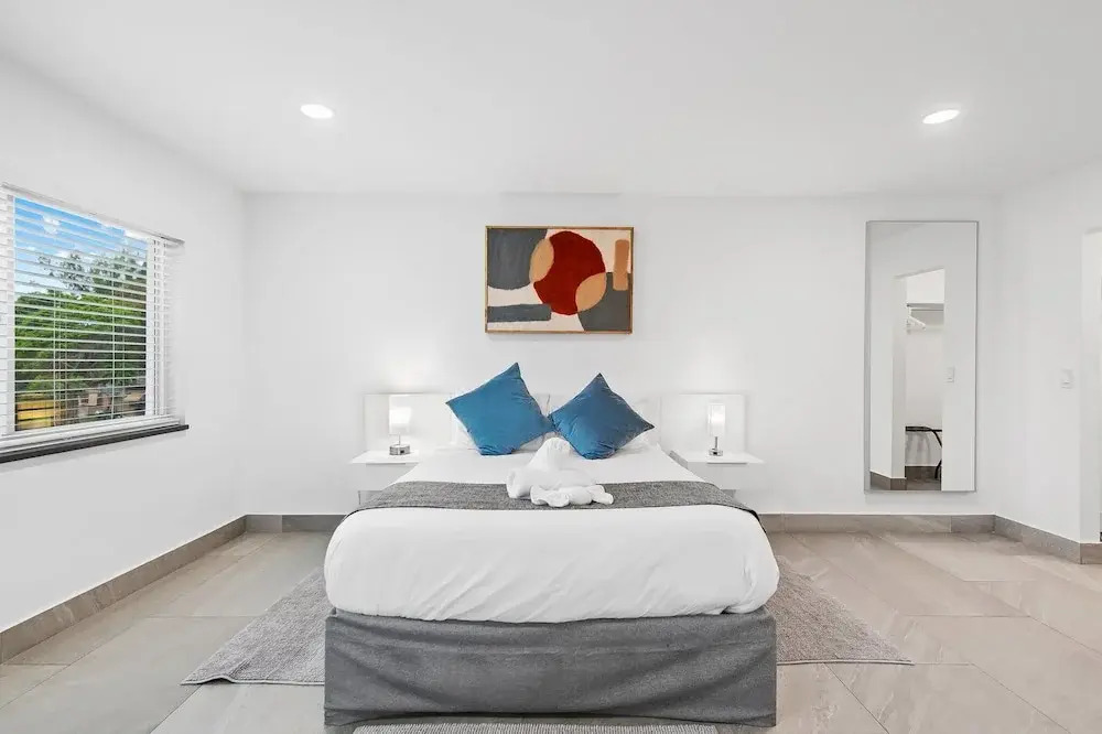 Unique Retreat - Unit C: Charming 2nd-floor Escape