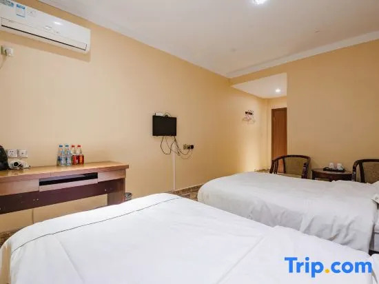 Xianglong Business Hotel (Xinyang Railway Station Tianrun Plaza)