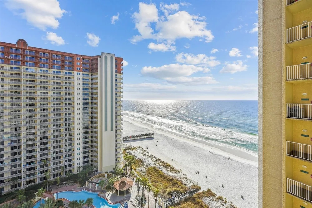 Shores Of Panama 1506, Perfect For A Great Couples Getaway! Free Fun! Reserved Parking 1 Bedroom Condo by RedAwning