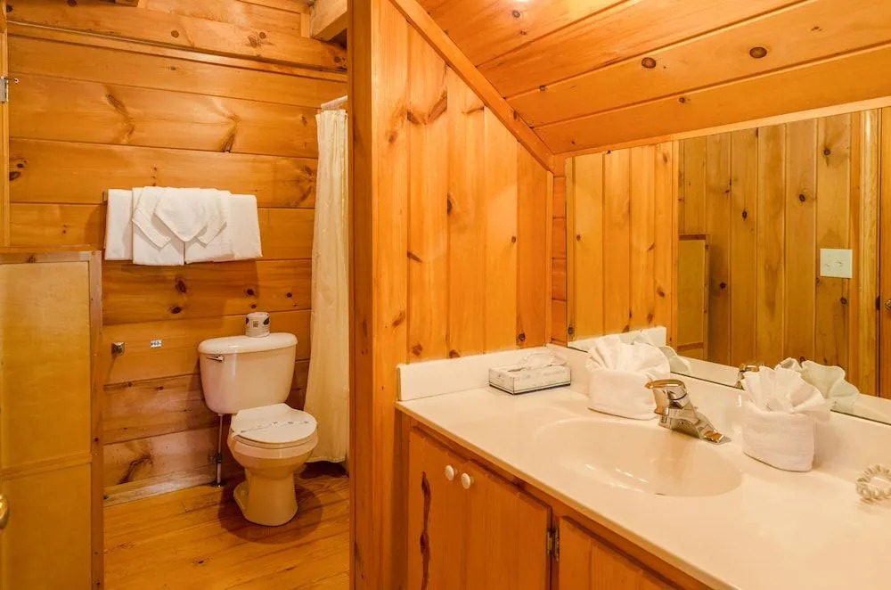 Highland Hills Motel & Cabins
