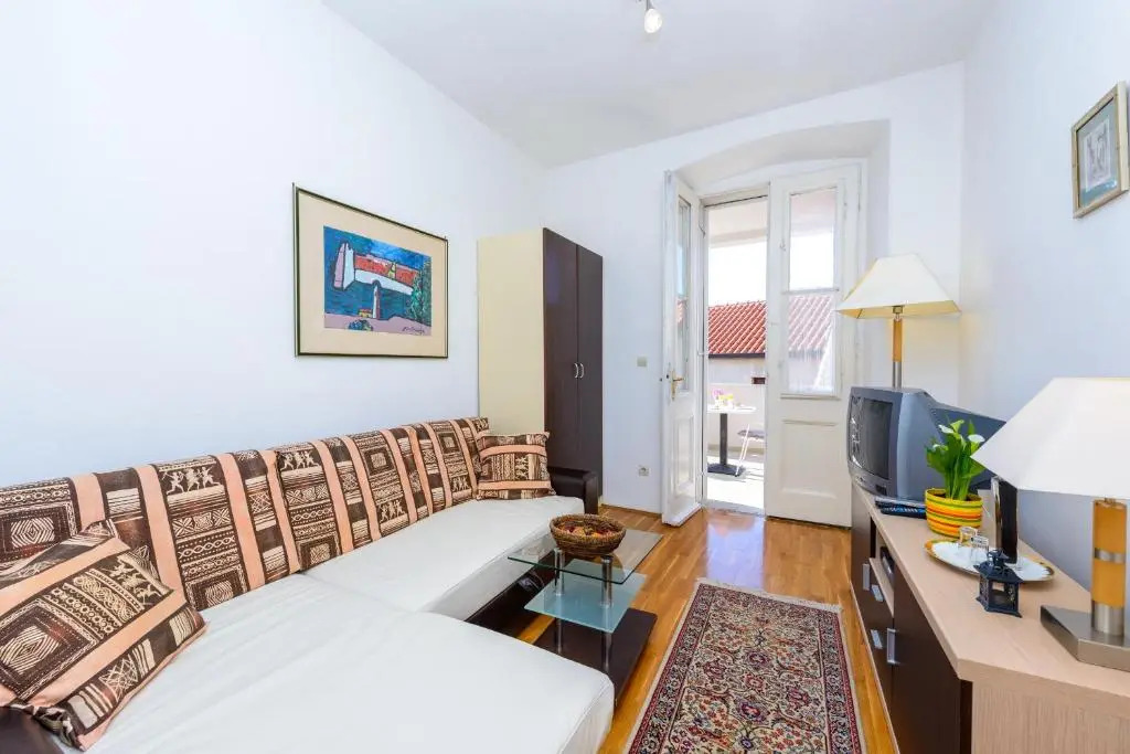 Apartments Eta