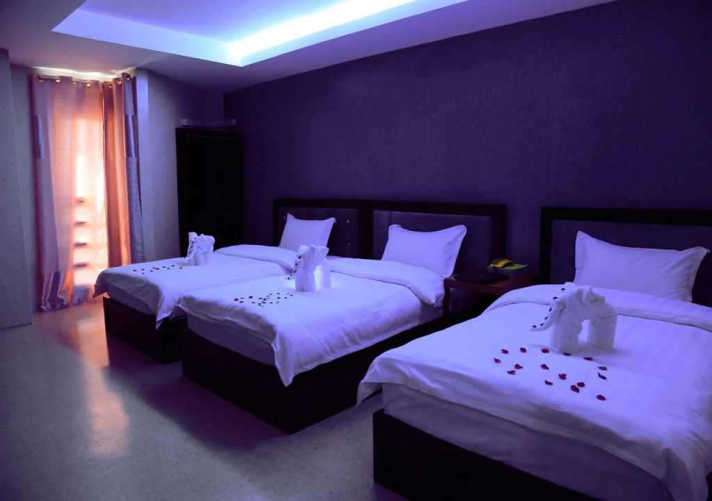 King & Queen Hotel