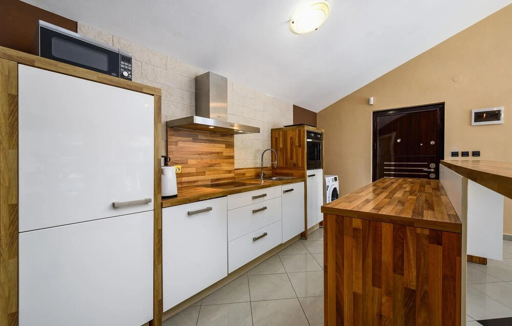 Nice Home In Valtursko Polje With Sauna