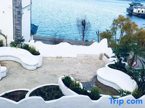 Qingshanyu Designer Seaview Homestay