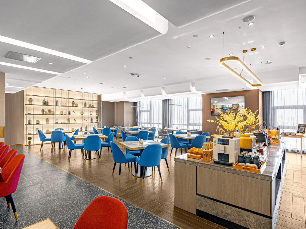 Orange Hotel (Yancheng Municipal Government Baolong Square)