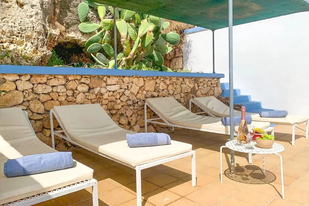Merill Pool and Sea Charming Apart 1