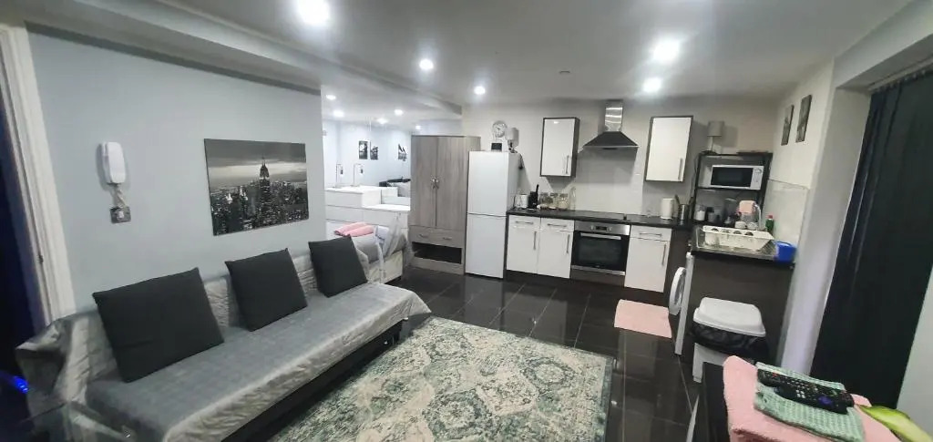 Studio, up to 4 PEOPLE, City Center location