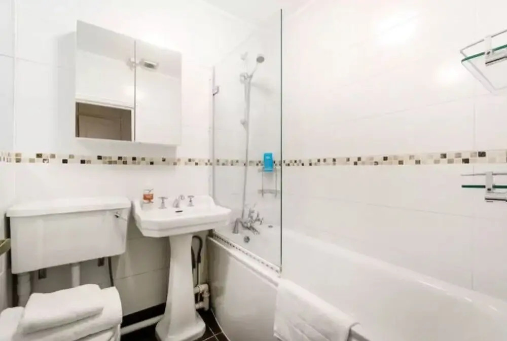 Simon Apartment - London Launchpad