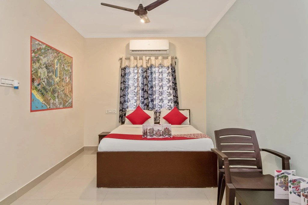 OYO 24993 Royal Inn Hotel