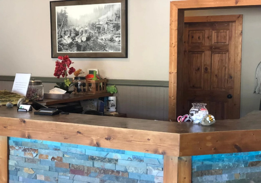 Timber Lodge Inn