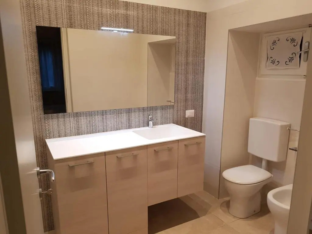 Appartamento GIOIOSA 2 con giardino e vista Lago Maggiore