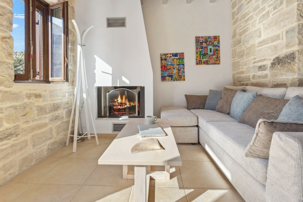 Phaistos Villas Elegant South Residence