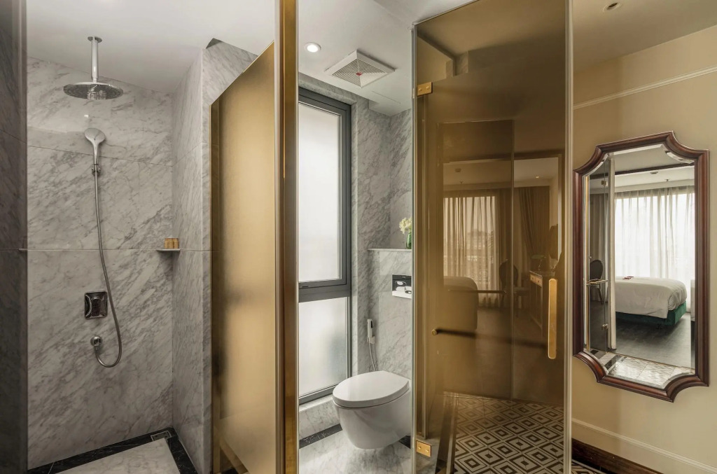 GM Premium Hotel