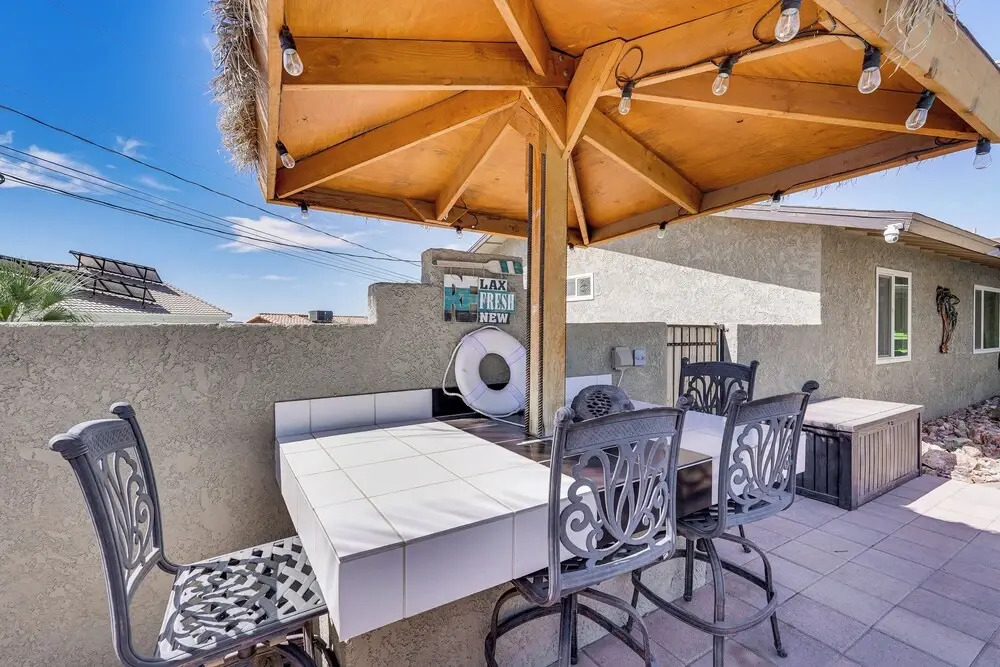 5 Mi to Beach: Poolside Paradise in Lake Havasu!