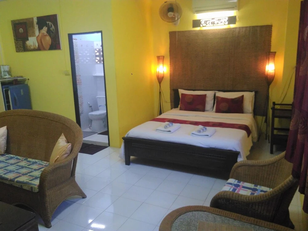 Captain Nemo Guesthouse