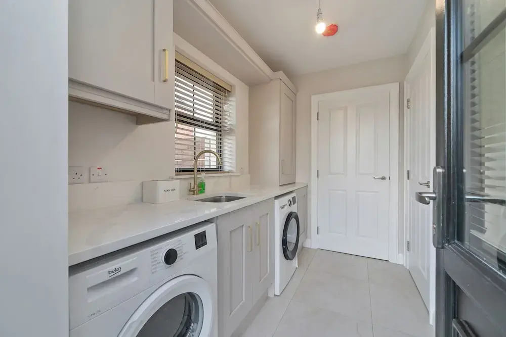 Modern Entire Home Retreat in Newry
