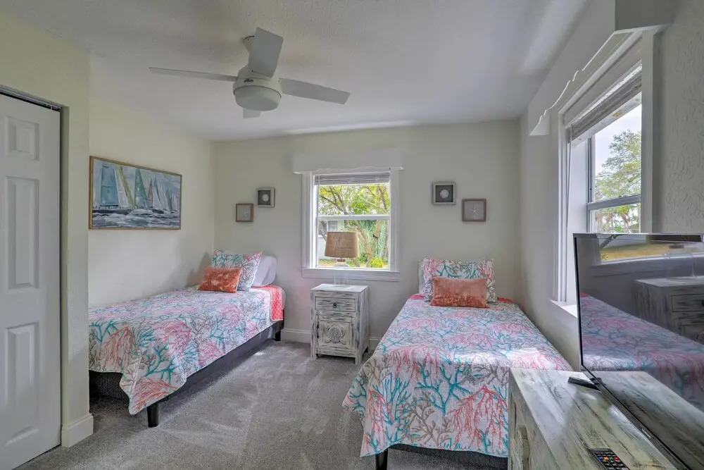 Tampa Bay Area Cottage w/ Gas Grill and Fire Pit