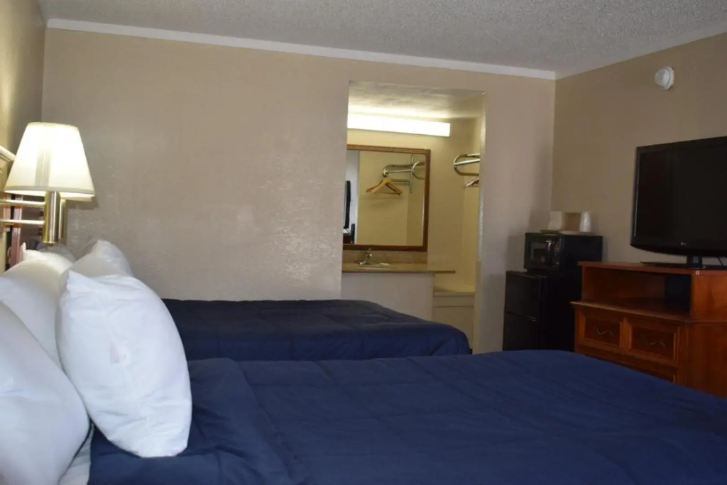 Knights Inn Farmington Hills