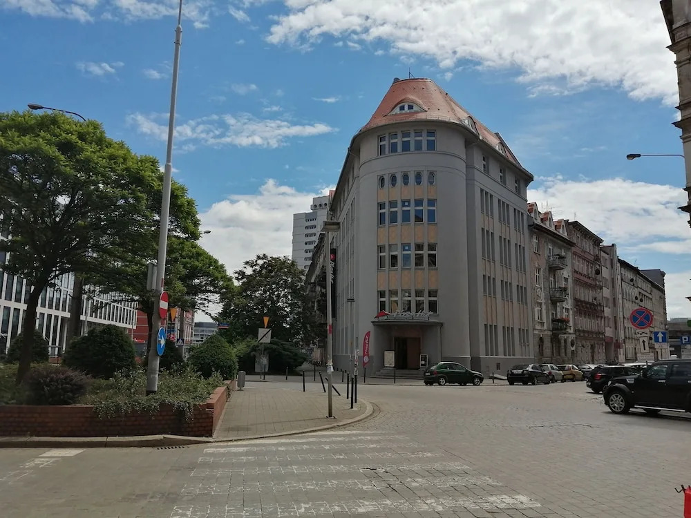 Max Berg Hostel