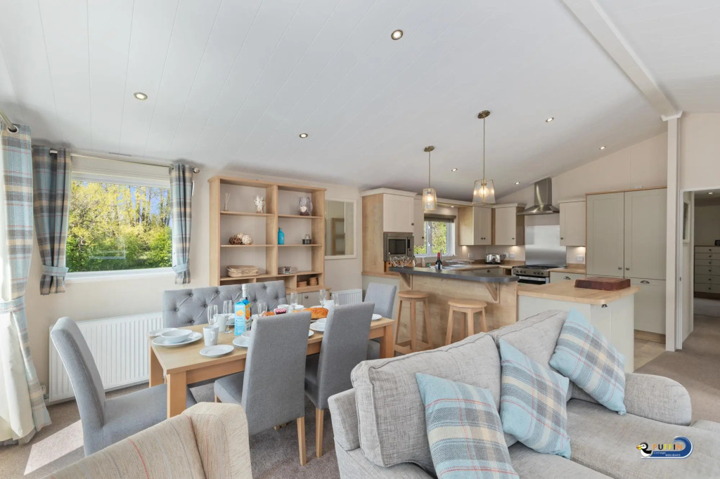 St Marys View - Luxury Lodge, Short Walk to Beach, Parking