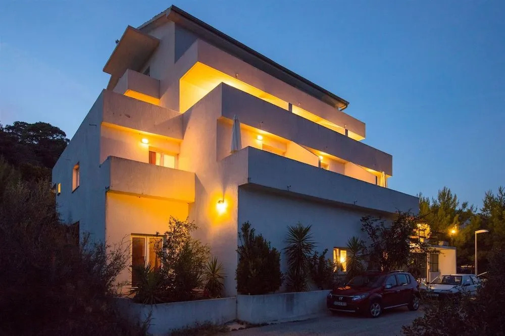 Apartments Bruna Lastovo