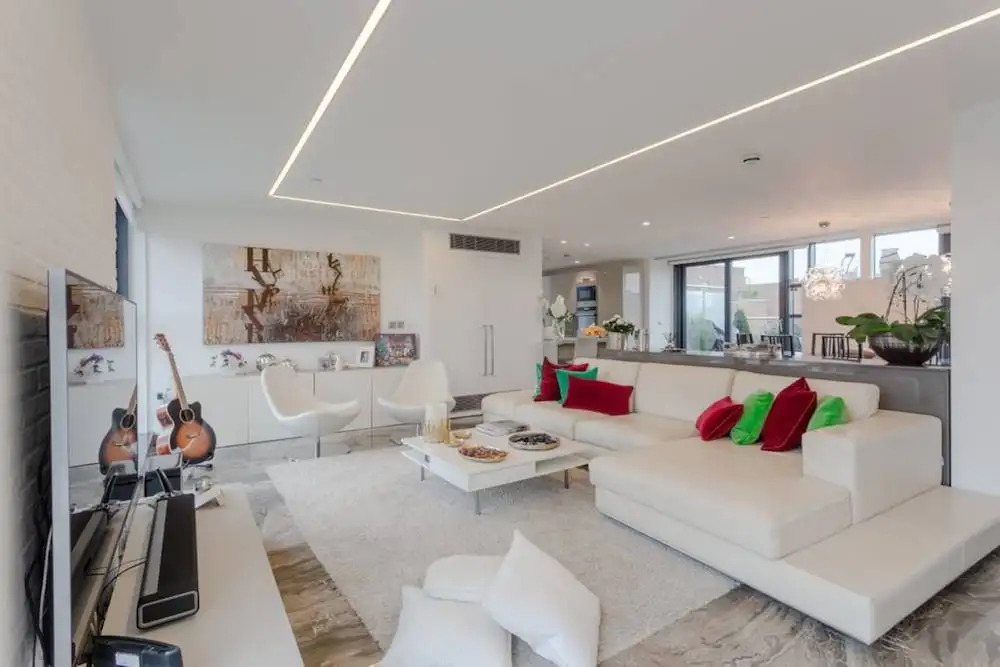 2 Bedroom Penthouse Apartment in Pimlico