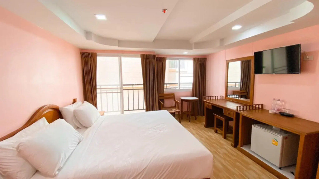 A.A. Pattaya Golden Beach Hotel
