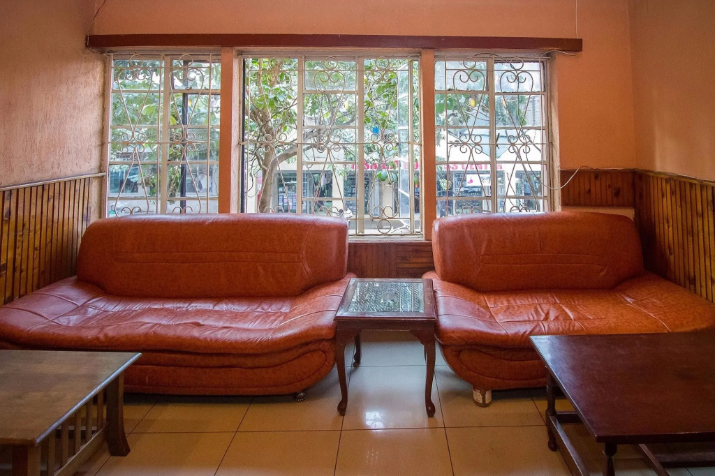 Hotel Embassy