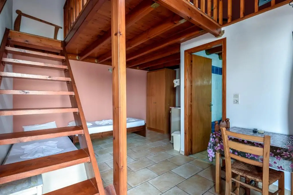 Apartment4 50 metres from THE Sea 'NEW LISTING'