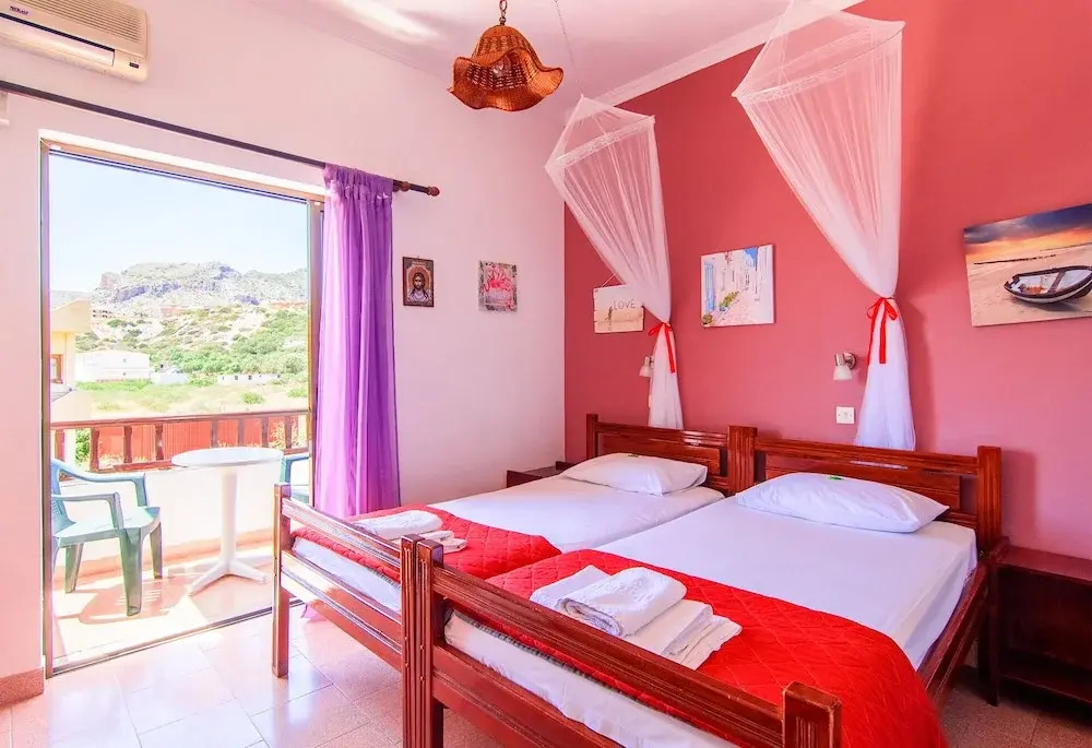Savas Rooms