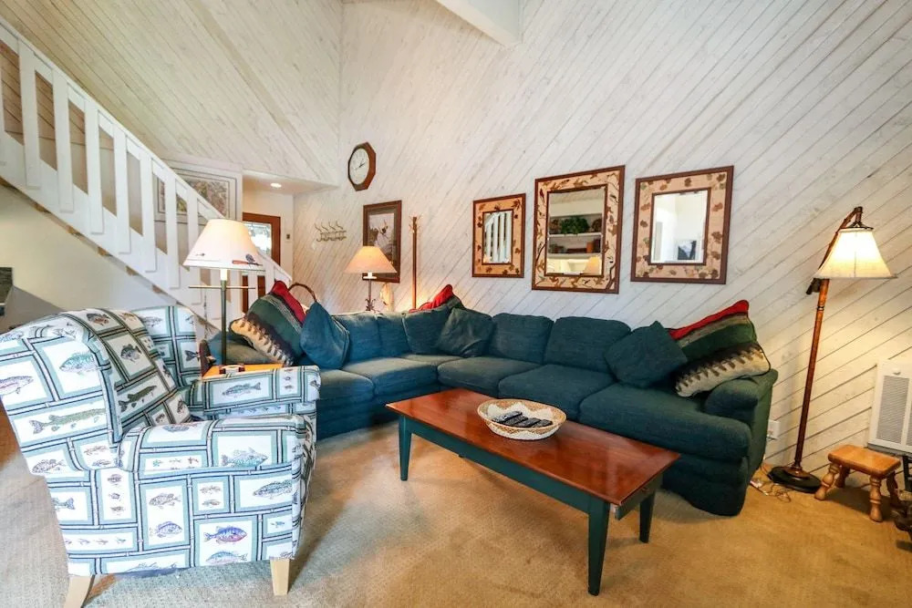 Snowcreek II 202 Remodeled, Light and Bright Condo with Washer Dryer by RedAwning